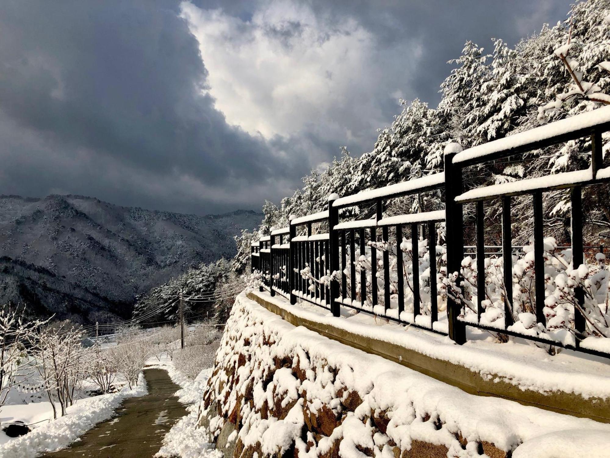 Byeoldeul-Ui Gichim Pension Inje Exterior foto